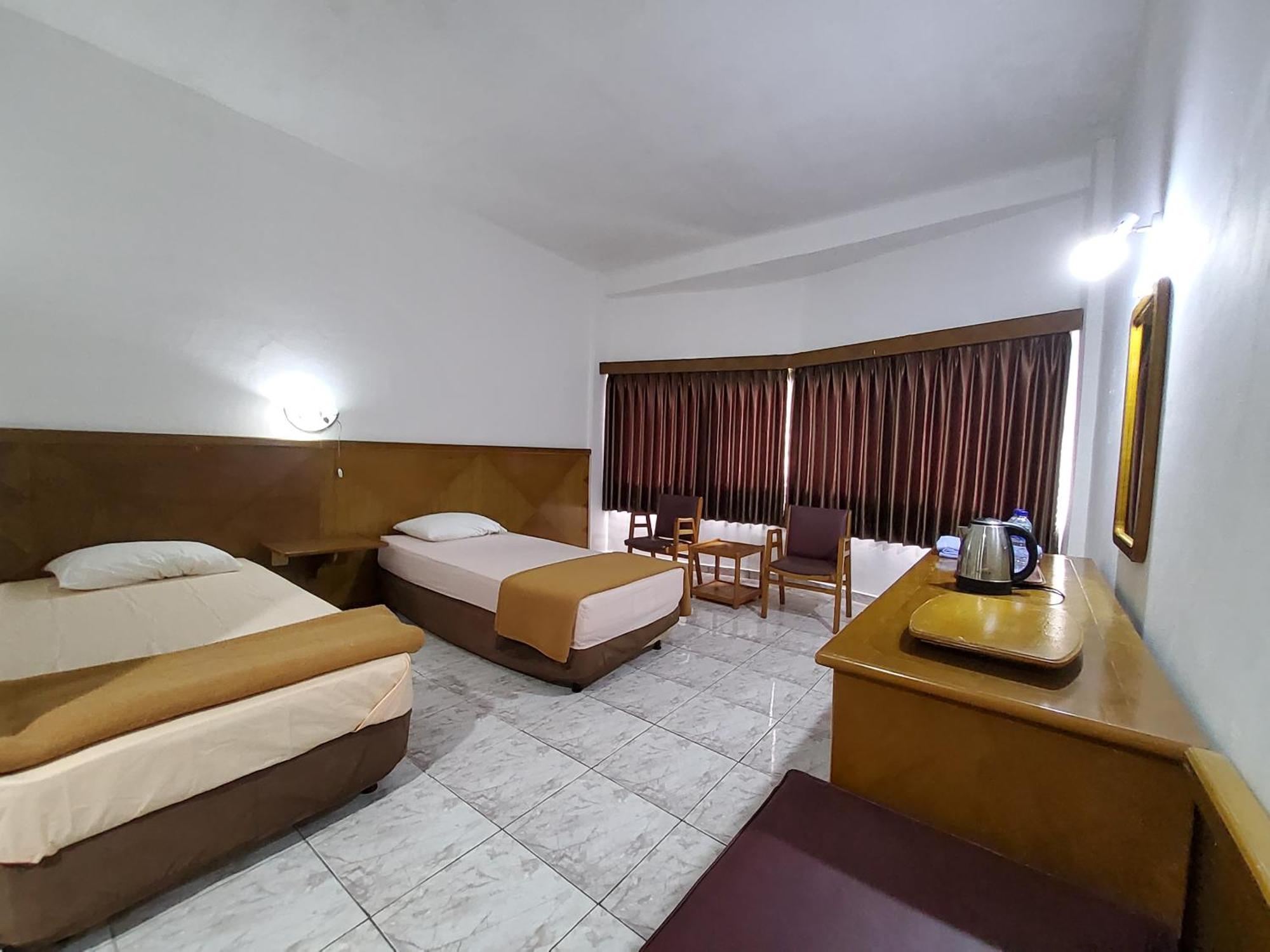 Hotel Kumala Samudra Cikakak المظهر الخارجي الصورة